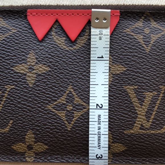 🌺🌺 RARE 🌺🌺 Louis Vuitton TOTEM Coin Purse with charm - Picture 14 of 16